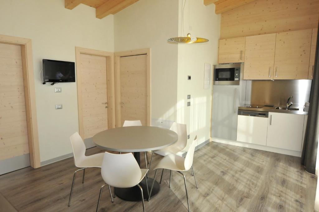 Bungalows Chalets Lago Di Molveno Phòng bức ảnh