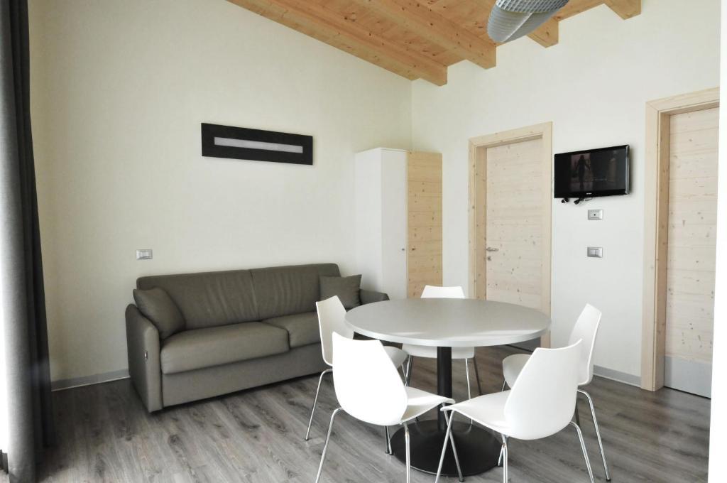 Bungalows Chalets Lago Di Molveno Phòng bức ảnh